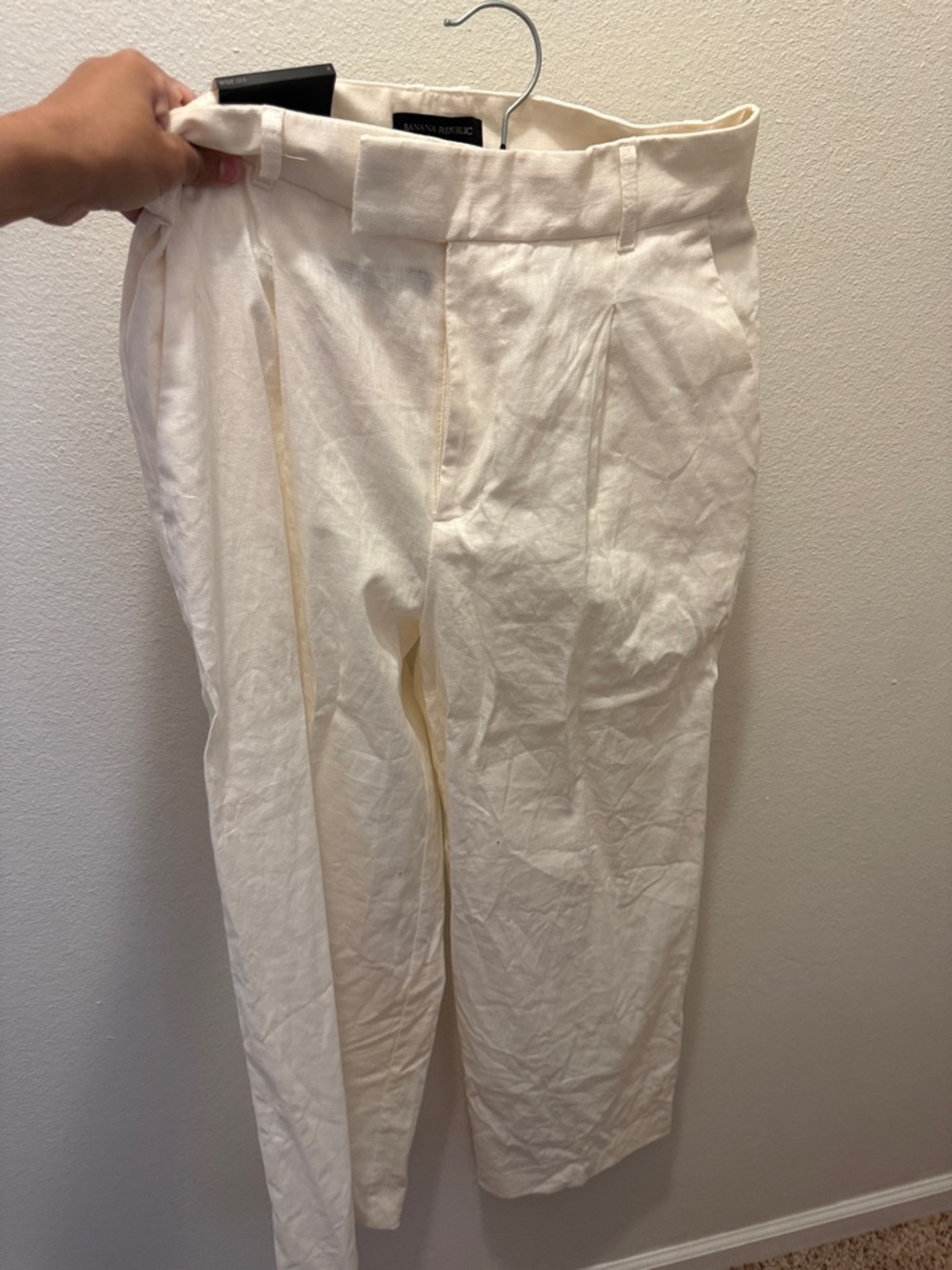 Banana Republic women’s Off-White Linen-Blend Trousers